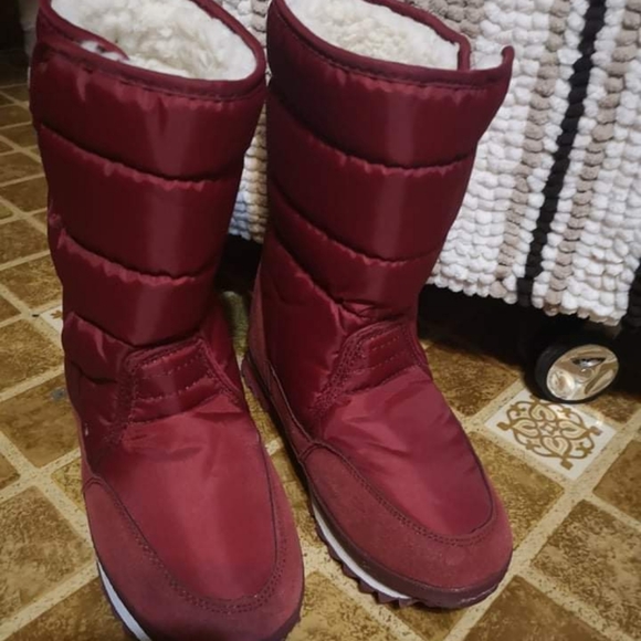 Winter boots - Picture 1 of 3